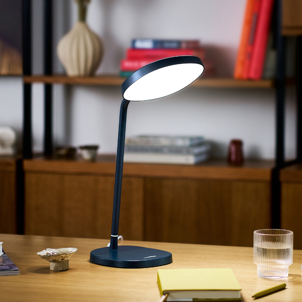 Uzdevums – 10 000 luksu terapijas lampa ar CRI 95+ dienasgaismas spektru, regulējamu leņķi un ergonomisku dizainu