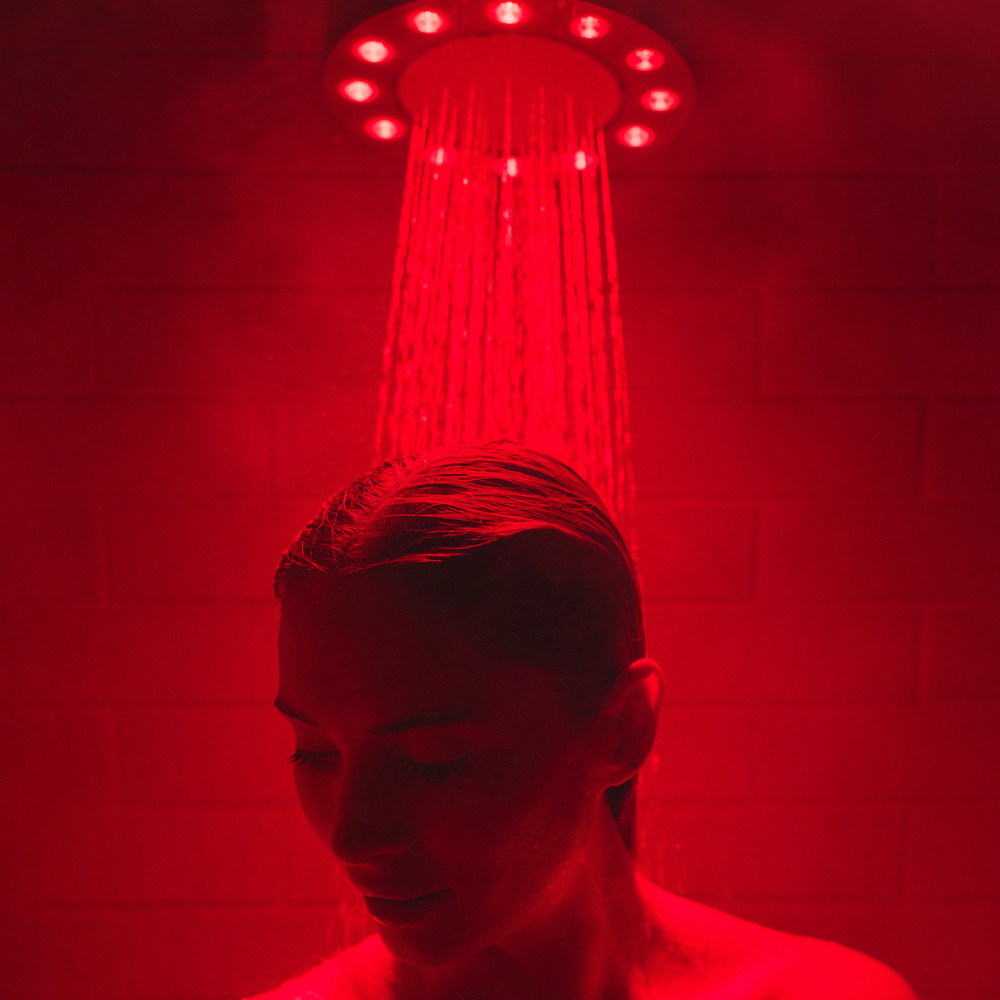 HigherDOSE dušas ar sarkano un tuvās infrasarkanās gaismas terapiju
