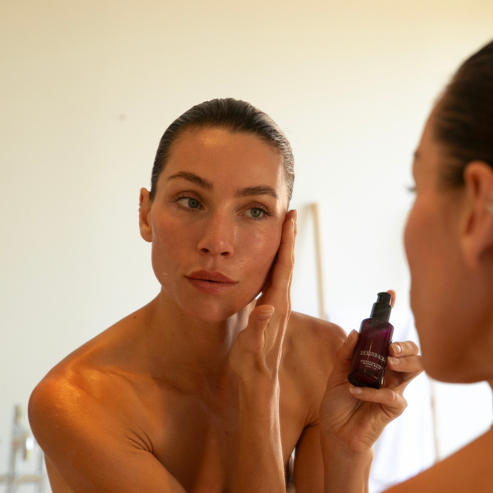HigherDOSE® Light-Activated Glow serums ar sarkanas gaismas aktivizāciju