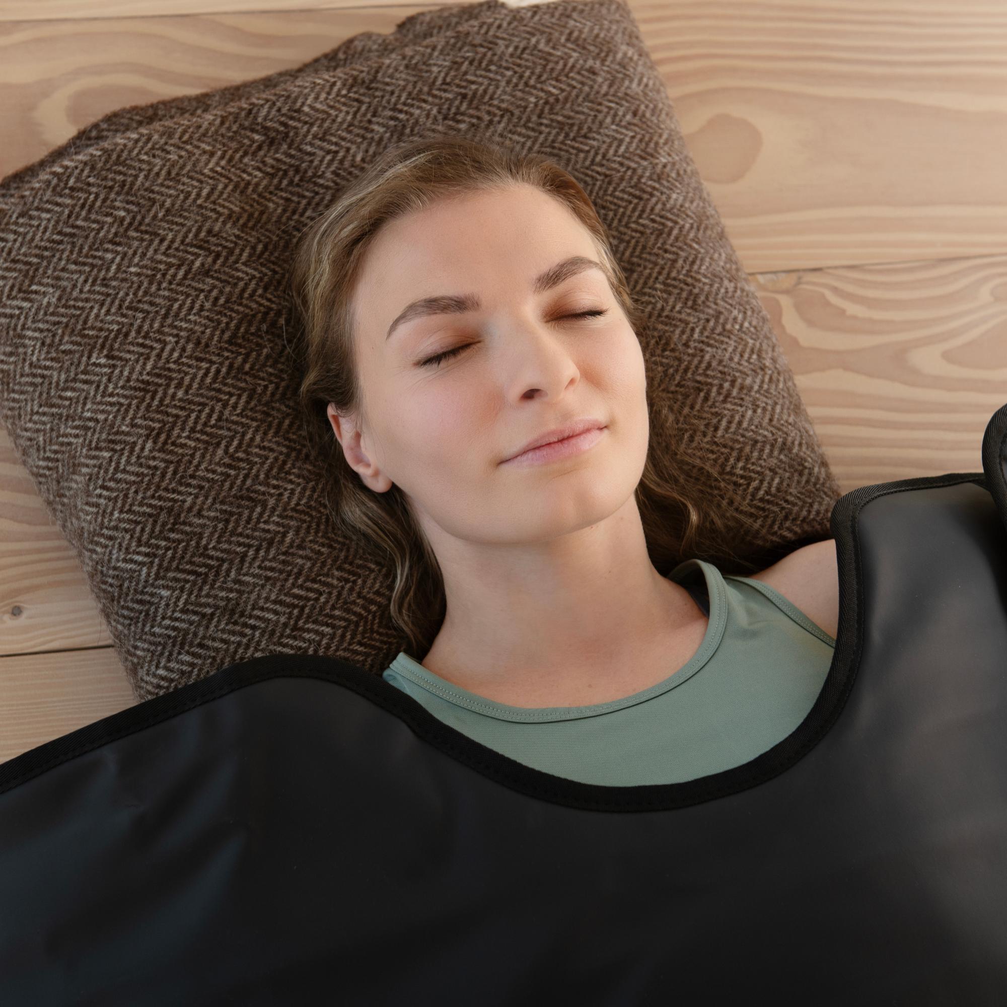 Nordic Therm® Deluxe infraraudonųjų spindulių kūno sauna su 3 zonomis ir 144 energijos akmenimis