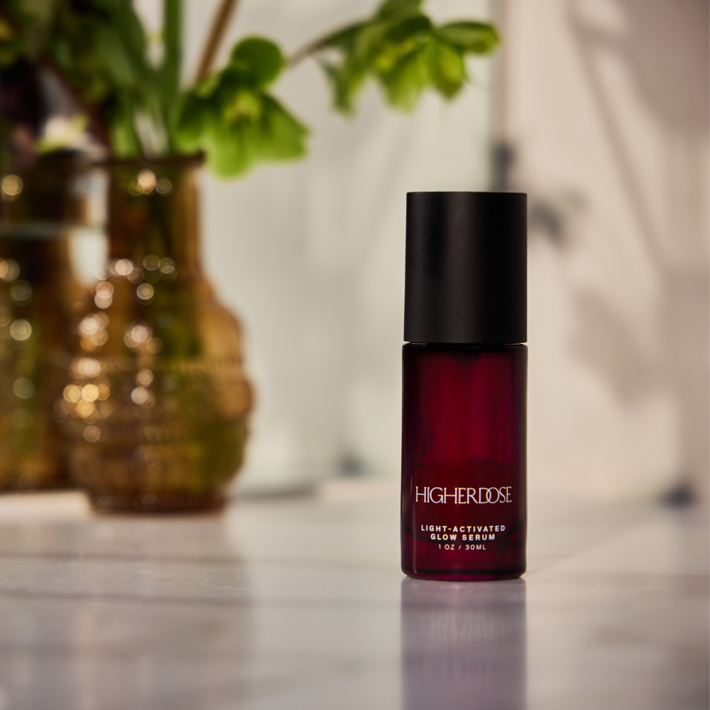 HigherDOSE® Light-Activated Glow serums ar sarkanas gaismas aktivizāciju