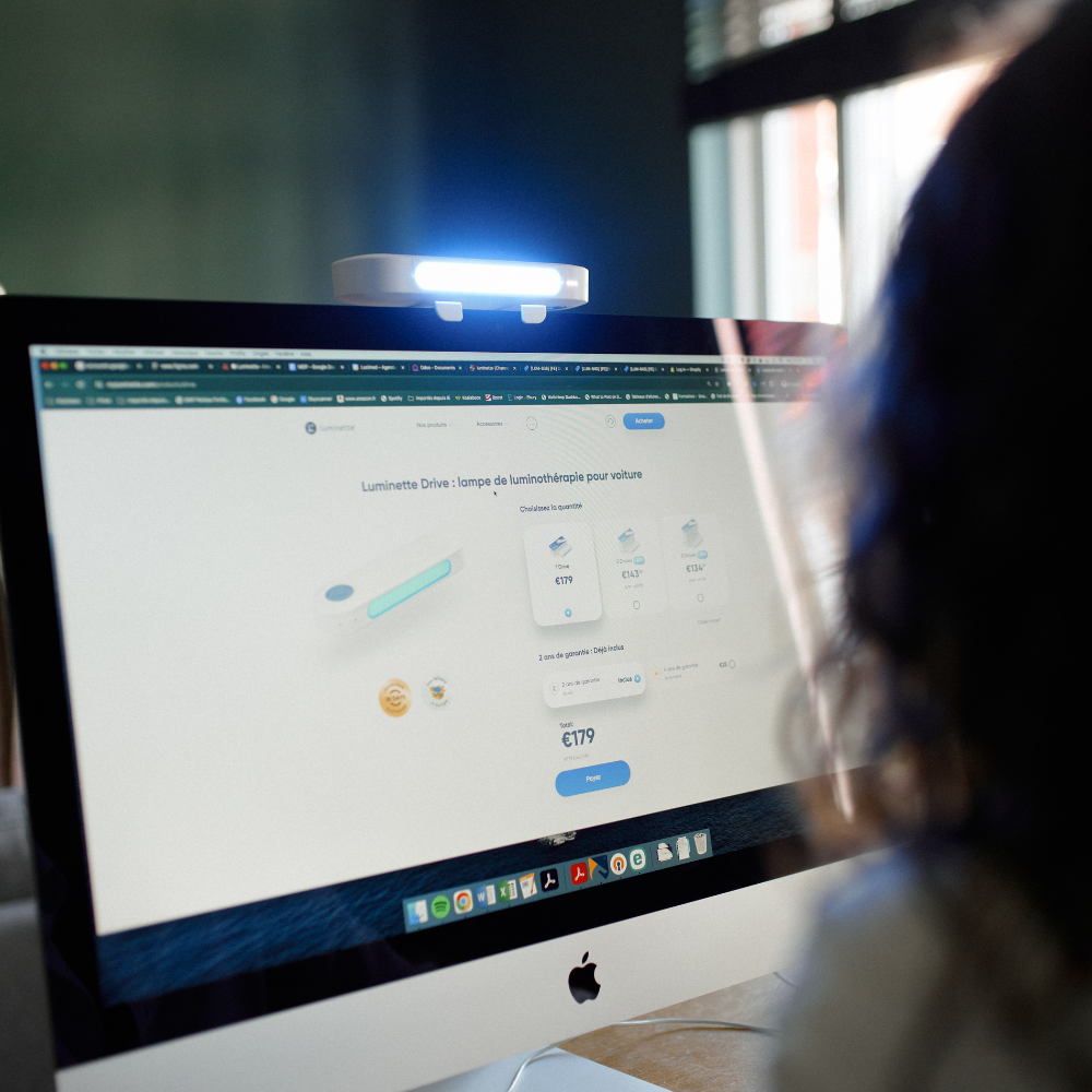Luminette Drive® pārnēsājama dienas gaismas terapijas lampa braukšanai un darbam