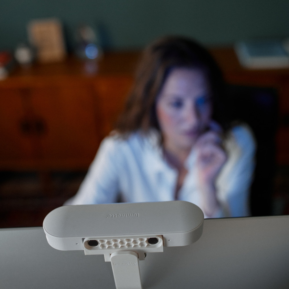 Luminette Drive® pārnēsājama dienas gaismas terapijas lampa braukšanai un darbam