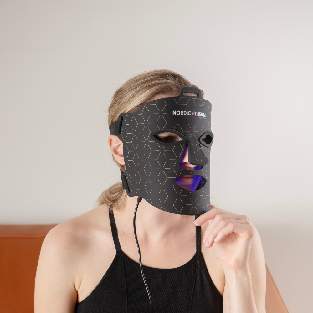 Nordic Therm® četru viļņu garumu LED gaismas terapijas maska ar zilu un dzeltenu gaismu