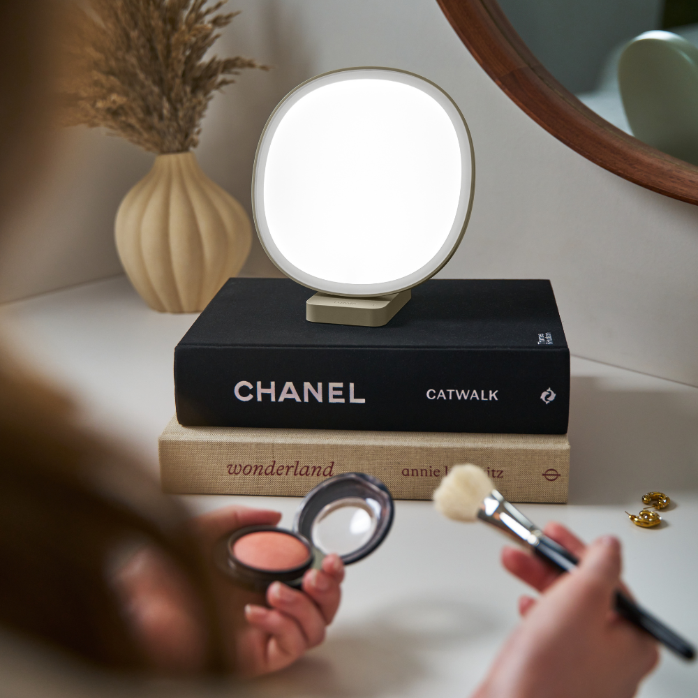 Dash – dienasgaismas kvalitāte jūsu darba vietai: 10 000 luksi, CRI 95+ un īpaši dabisks plaša spektra apgaismojums