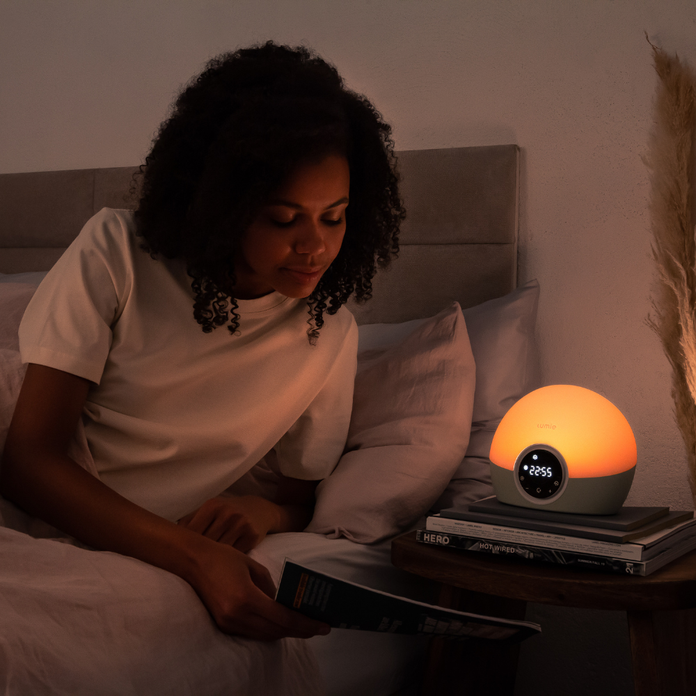 Bodyclock Spark 100 – light alarm clock with 30 min. sunrise, dimming screen and sound signal