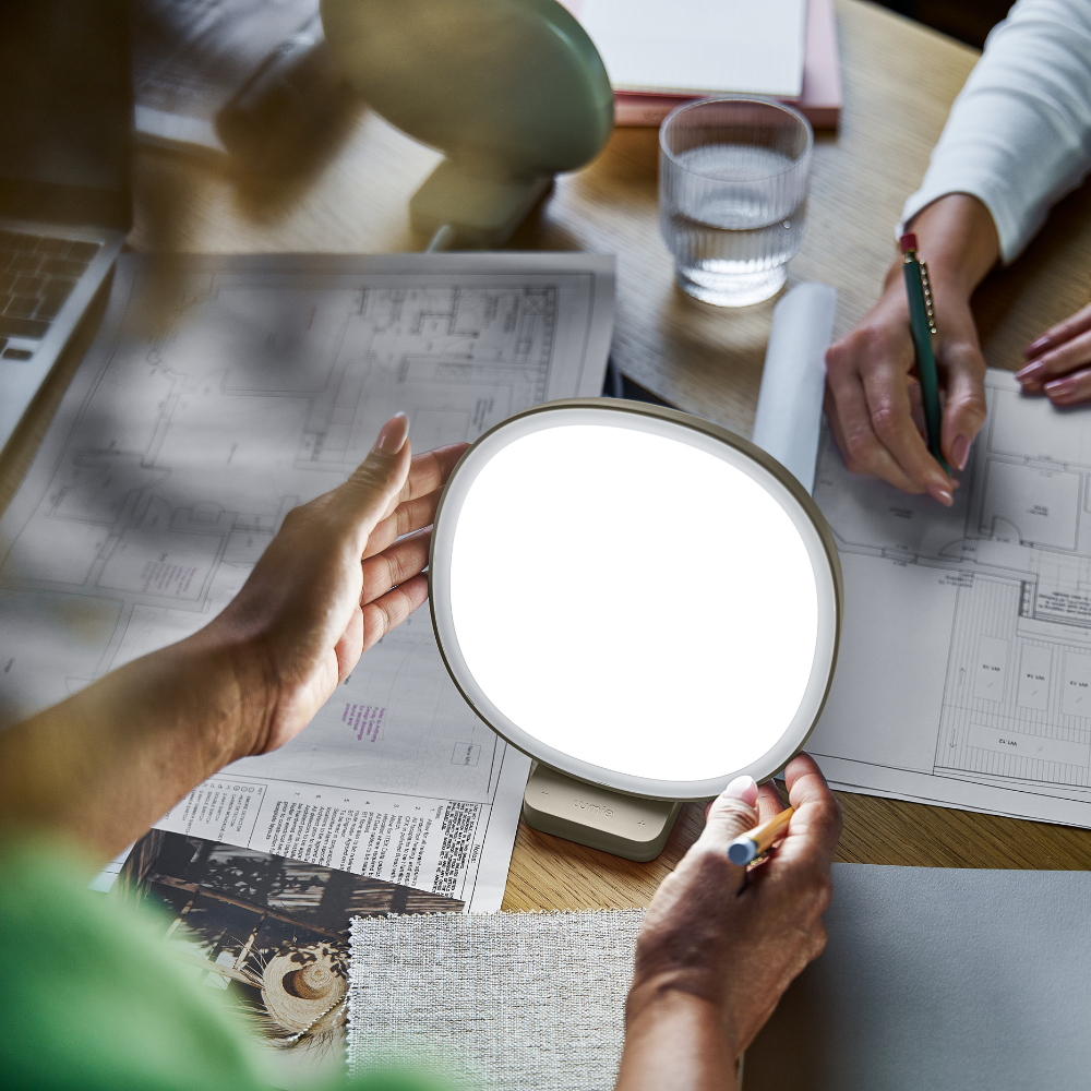 Dash – dienasgaismas kvalitāte jūsu darba vietai: 10 000 luksi, CRI 95+ un īpaši dabisks plaša spektra apgaismojums