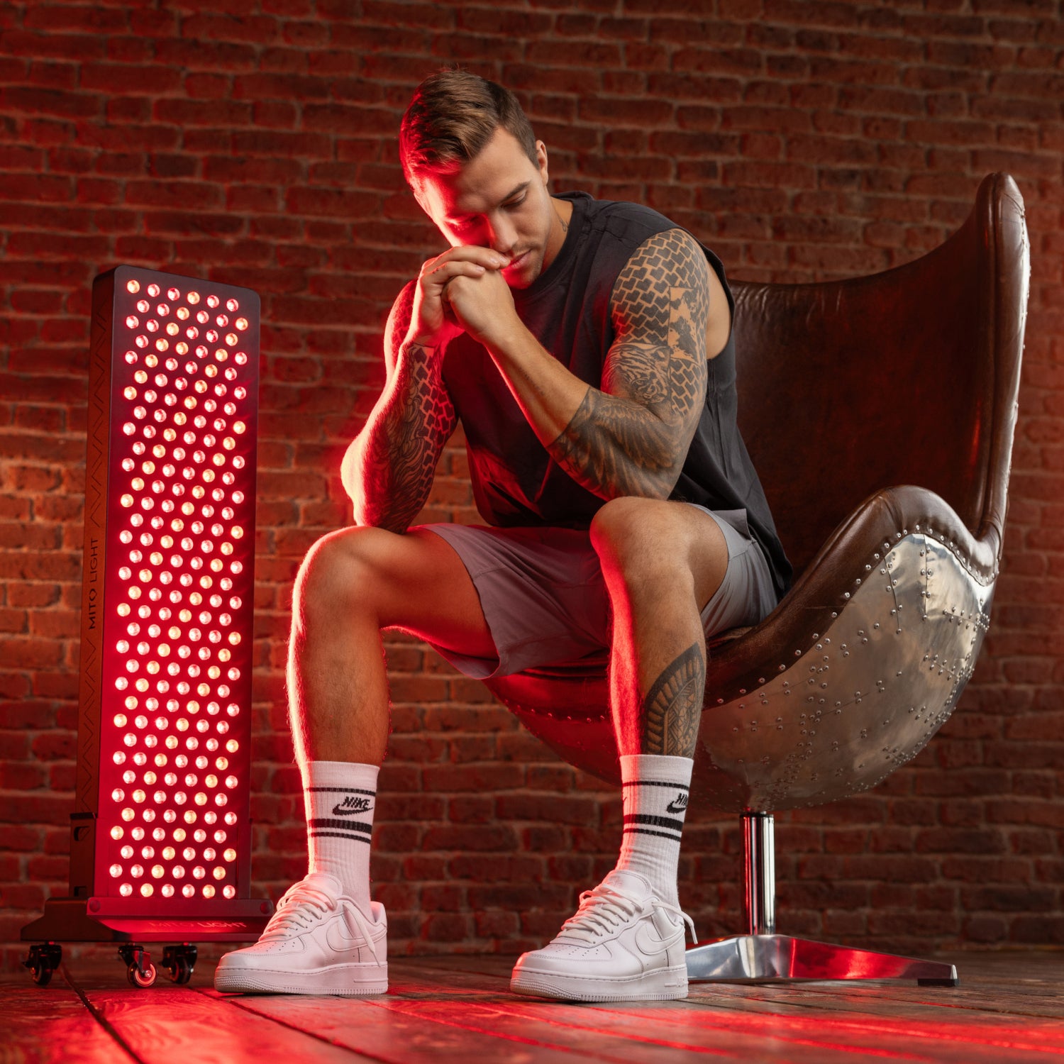 MITO LIGHT® Biohacker 4.0 sarkanā un tuvā infrasarkanā lampa